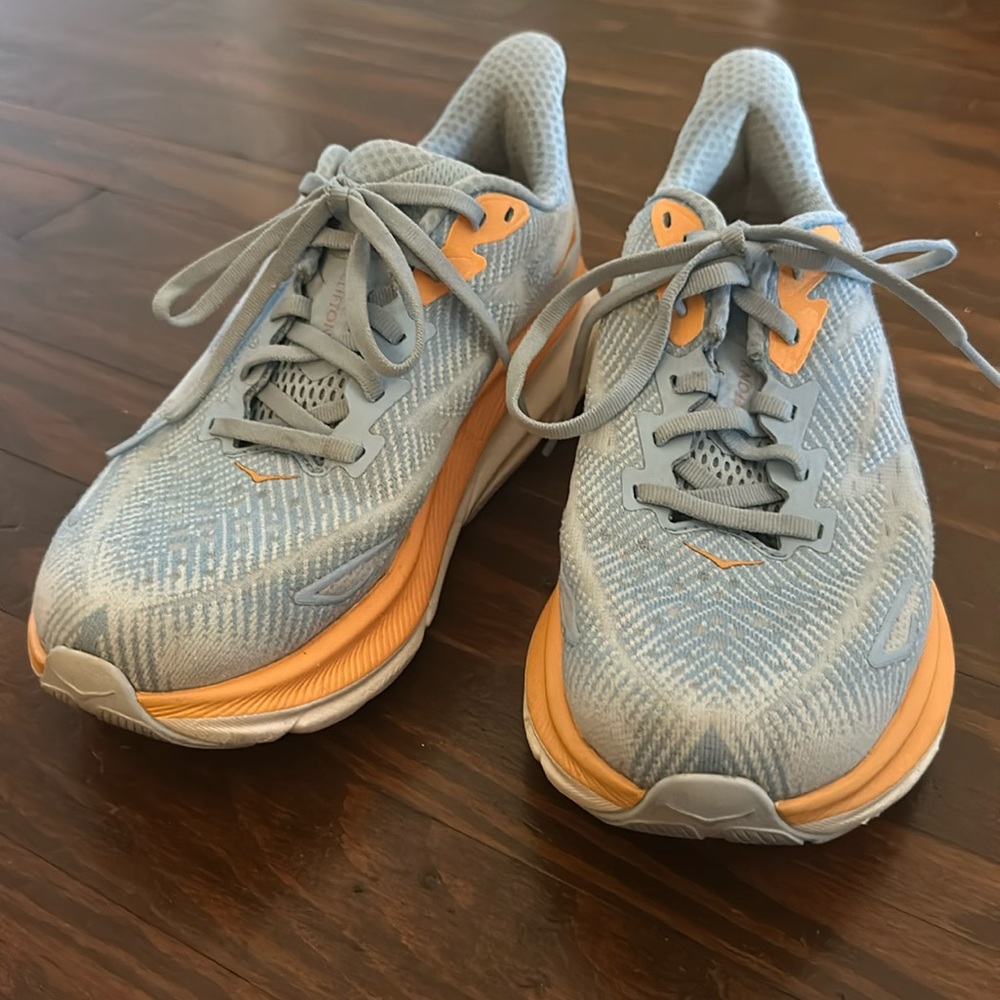 Hoka size 6.5 gentle use, excellent condition